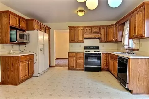 600 Wren Ln, Griffith, IN 46319 photo 7