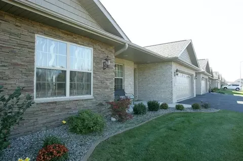821 Veterans Ln, Crown Point, IN 46307 photo 1