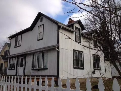 225 Michigan St, Porter, IN 46304 photo 1