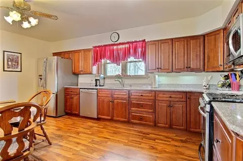 811 N Colfax St, Griffith, IN 46319 photo 2