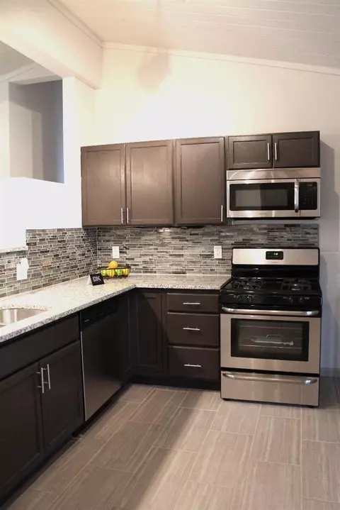 1010 E Ash Pl, Griffith, IN 46319 photo 6