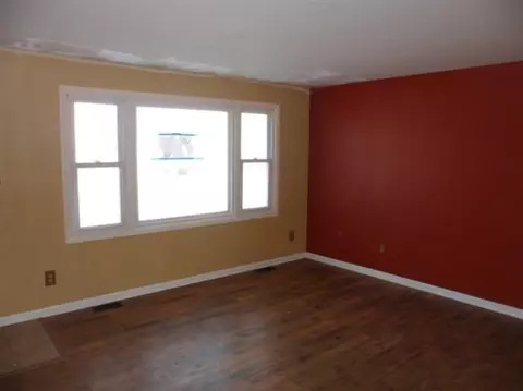 424 Sherman Dr, Valparaiso, IN 46385 photo 9