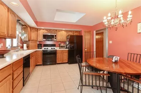 9457 E Oak Ridge St, Saint John, IN 46373 photo 5
