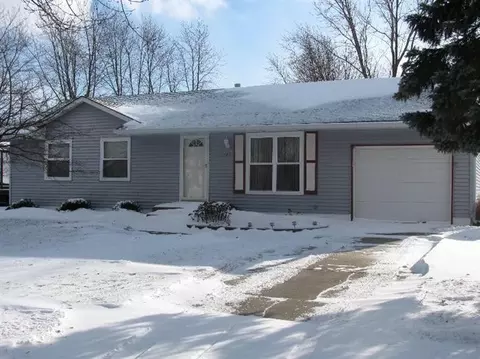 749 Apache Ln, Lowell, IN 46356 photo 1