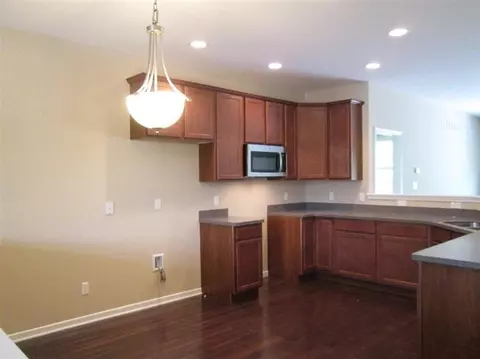 8805 Forest Glen Ct, Saint John, IN 46373 photo 2