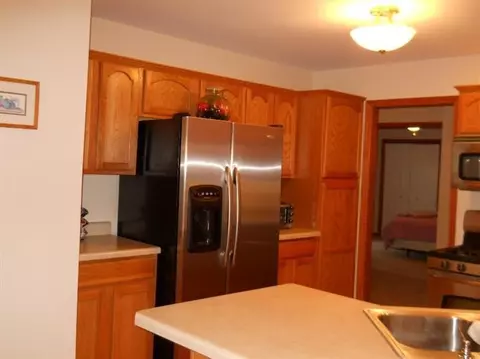 7460 Spring Ct, De Motte, IN 46310 photo 9