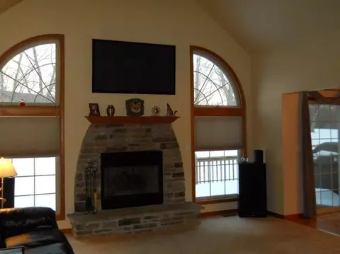 7460 Spring Ct, De Motte, IN 46310 photo 2