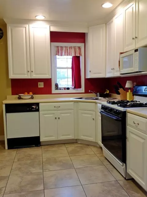 301 Beacon Pl, Munster, IN 46321 photo 9
