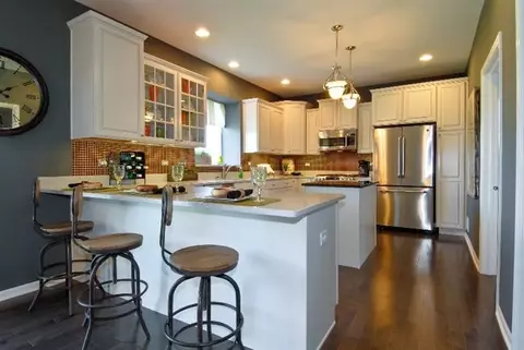 10045 Clark Pl, Crown Point, IN 46307 photo 3