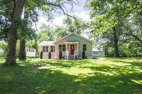 1329 E Elm St, Griffith, IN 46319 photo 3