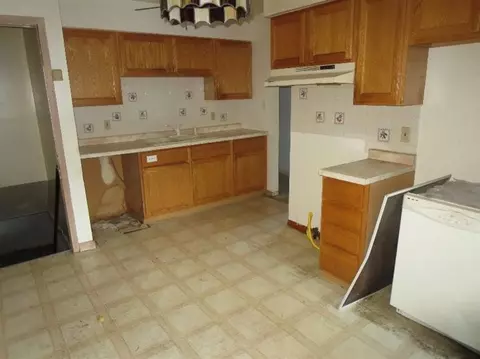 6852 E 4th Ave, Gary, IN 46403 photo 3