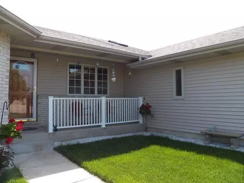 1330 Glenn Dr, Crown Point, IN 46307 photo 2