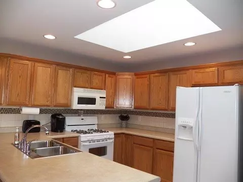 1330 Glenn Dr, Crown Point, IN 46307 photo 5