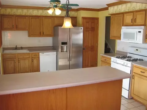 700 Cherry Hill Rd, Dyer, IN 46311 photo 2
