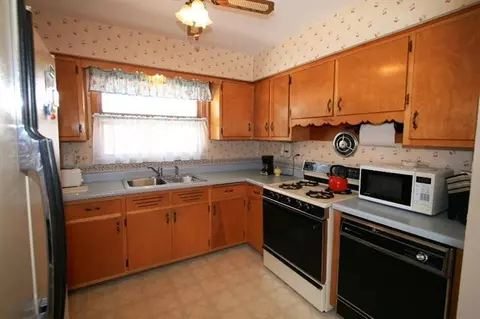 8038 Howard Ave, Munster, IN 46321 photo 8