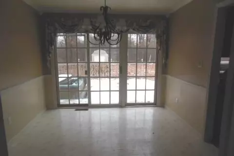 58233 Wayne Ln, South Bend, IN 46619 photo 3