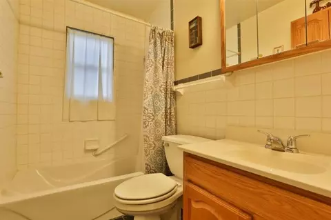 1221 N Jay St, Griffith, IN 46319 photo 9