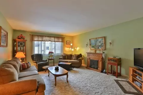 1221 N Jay St, Griffith, IN 46319 photo 2