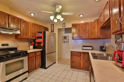 1221 N Jay St, Griffith, IN 46319 photo 3