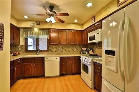 931 Old Beach Rd, Dyer, IN 46311 photo 4