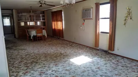 103 E Walnut St, Morocco, IN 47963 photo 2
