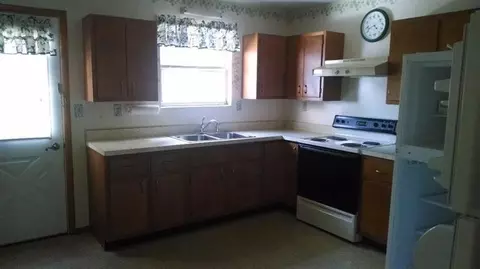103 E Walnut St, Morocco, IN 47963 photo 7