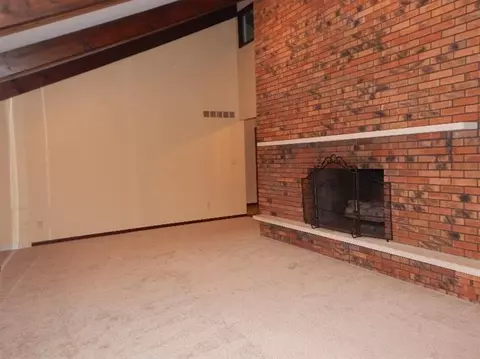 9121 E Springhill Dr, Saint John, IN 46373 photo 5