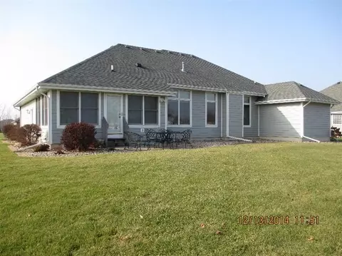 1726 Silver Hawk Dr, Crown Point, IN 46307 photo 3