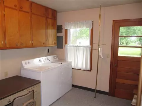 205 E Howard St, Brook, IN 47922 photo 8