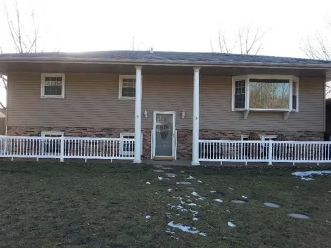 8040 Rhode Ct, Dyer, IN 46311 photo 1