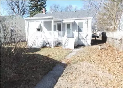 123 N Wiggs St, Griffith, IN 46319 photo 2