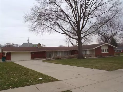 8647 Baring, Munster, IN 46321 photo 2