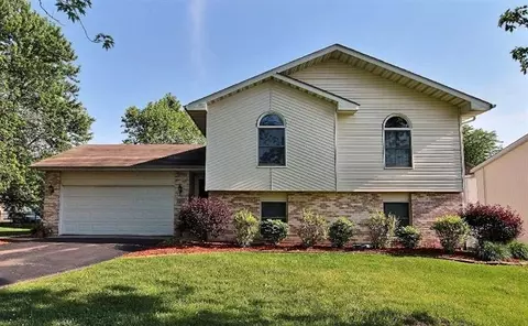 3311 Rustic Ln, Crown Point, IN 46307 photo 2