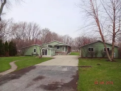 1316 E Miller St, Griffith, IN 46319 photo 2