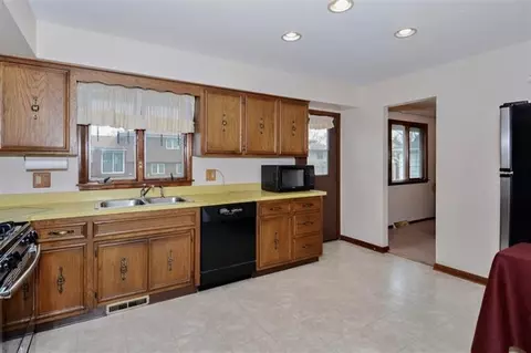 1658 Cardinal Dr, Munster, IN 46321 photo 5