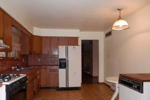 7525 Ash Ave, Gary, IN 46403 photo 4