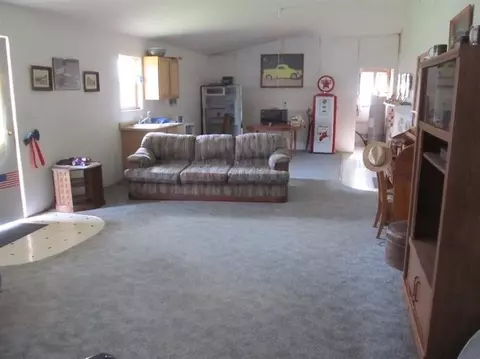 11776 N 500, De Motte, IN 46310 photo 3