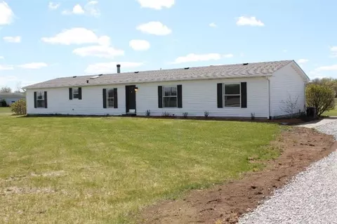 11896 N 500, De Motte, IN 46310 photo 1