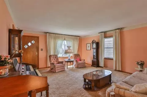 3670 Jackson St, Lansing, IL 60438 photo 3