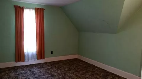 802 E St, La Porte, IN 46350 photo 8