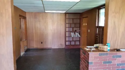 802 E St, La Porte, IN 46350 photo 5