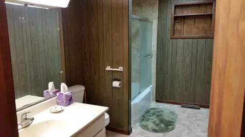 802 E St, La Porte, IN 46350 photo 7