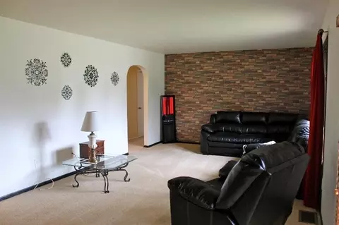 1004 Elm St, Griffith, IN 46319 photo 3