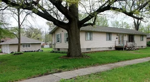 1004 Elm St, Griffith, IN 46319 photo 2