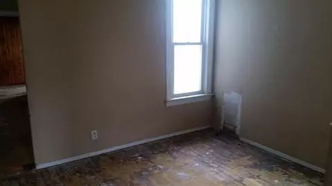 4937 Pine St, Hammond, IN 46327 photo 9