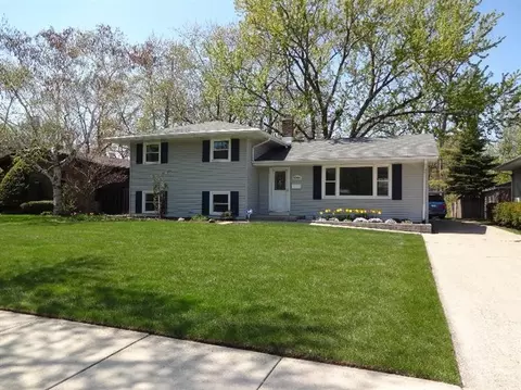 9244 Chestnut Ln, Munster, IN 46321 photo 1