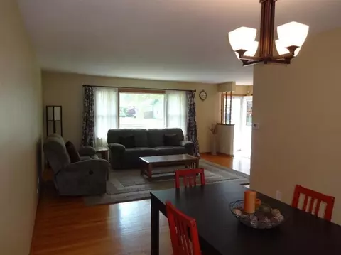 9244 Chestnut Ln, Munster, IN 46321 photo 8