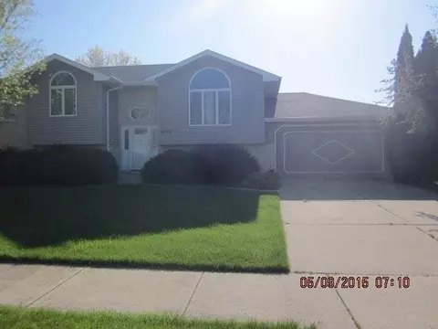 9075 Pineview Ln, Crown Point, IN 46307 photo 1