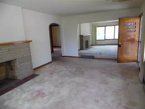 1068 Bigger St, Gary, IN 46404 photo 5