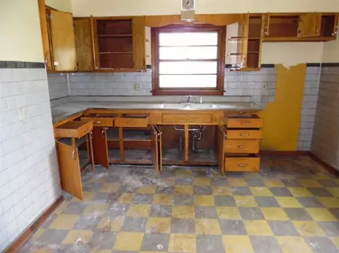 1068 Bigger St, Gary, IN 46404 photo 10
